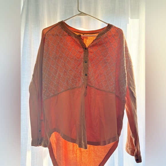 FREE PEOPLE Free Spirit Henley Oversized Top OB1210307 Peach Fuzz Comb - Picture 2 of 4